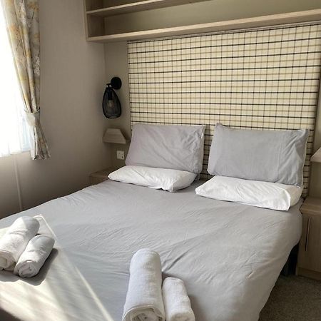 Luxury Holiday Home Sleeps 6 Pet Friendly เซนต์ออสเทลล์ ภายนอก รูปภาพ