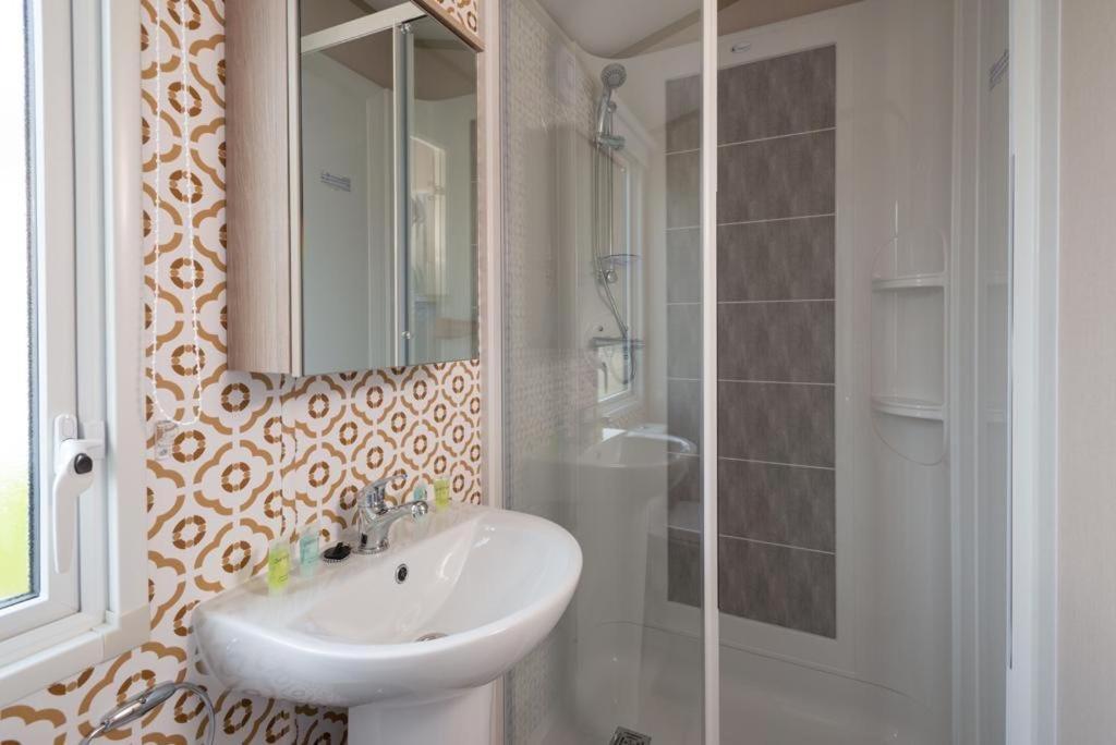 Luxury Holiday Home Sleeps 6 Pet Friendly เซนต์ออสเทลล์ ภายนอก รูปภาพ