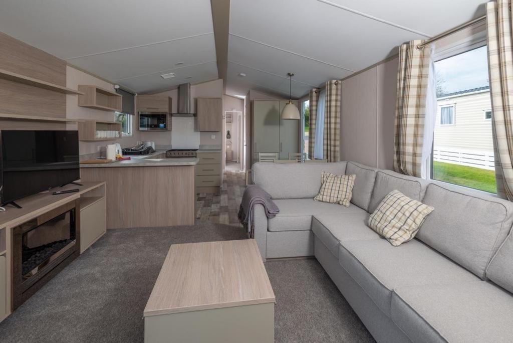 Luxury Holiday Home Sleeps 6 Pet Friendly เซนต์ออสเทลล์ ภายนอก รูปภาพ