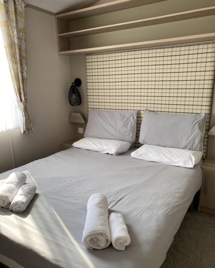 Luxury Holiday Home Sleeps 6 Pet Friendly เซนต์ออสเทลล์ ภายนอก รูปภาพ